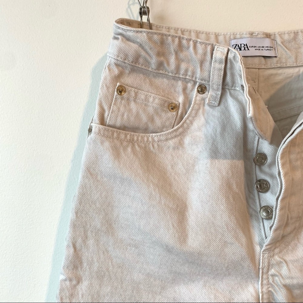 Zara White Hi Rise Straight Leg Jeans